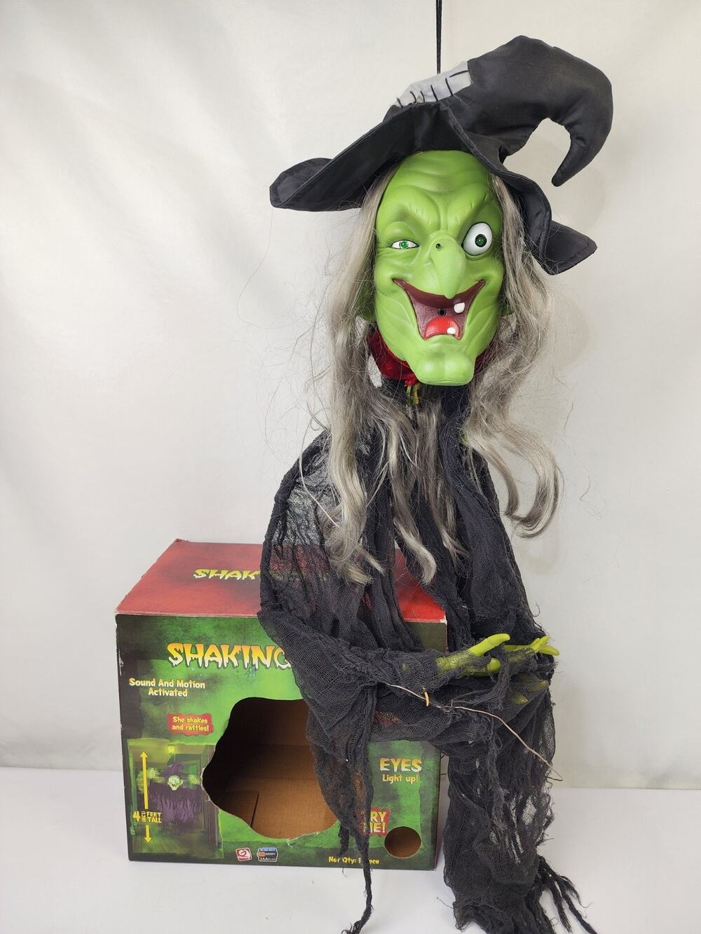 Gemmy Hanging Cackling Witch w Light Up Eyes/ Vibration Shaking 2008 In Orig Box